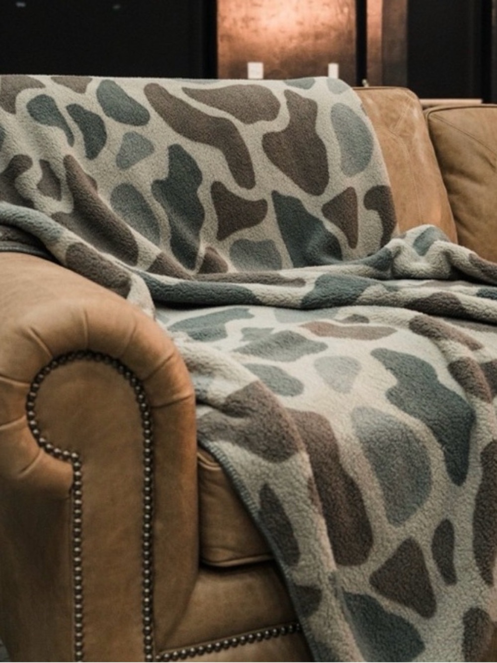 BURLEBO CLASSIC DEER CAMO SHERPA BLANKET